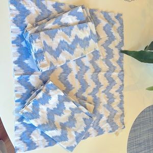 Williams Sonoma blue and white chevron table linens/napkins 8count